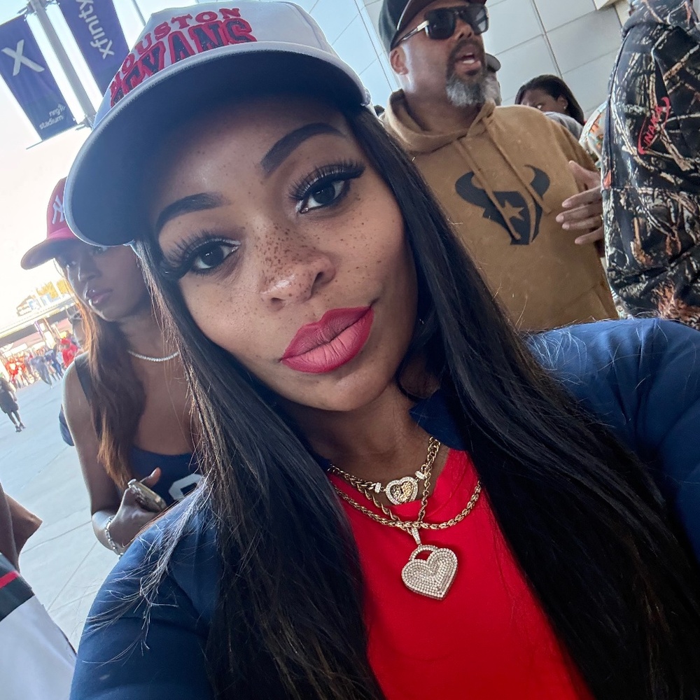 Meet your Posher, Ash